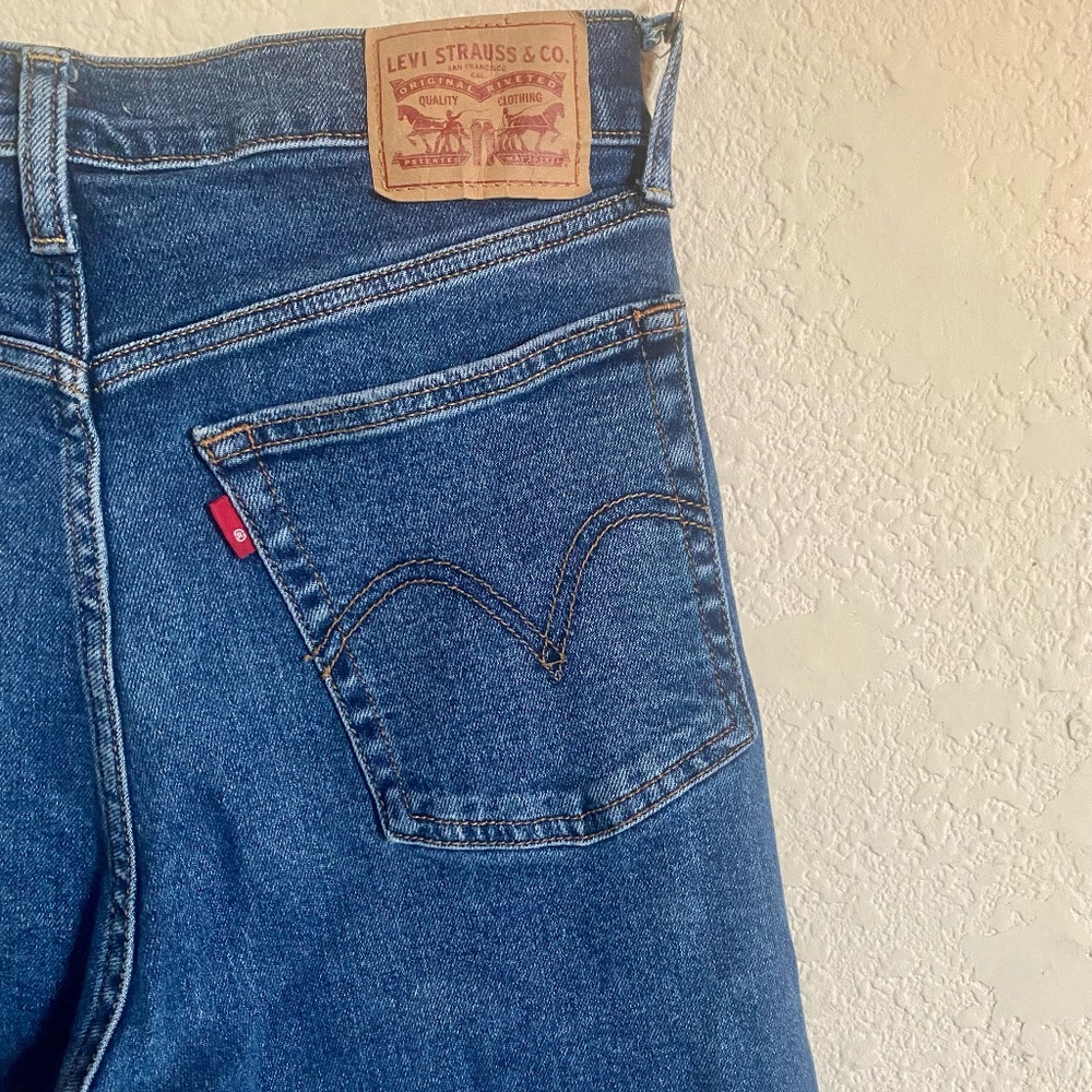 Levi's Wedgie Straight Jeans